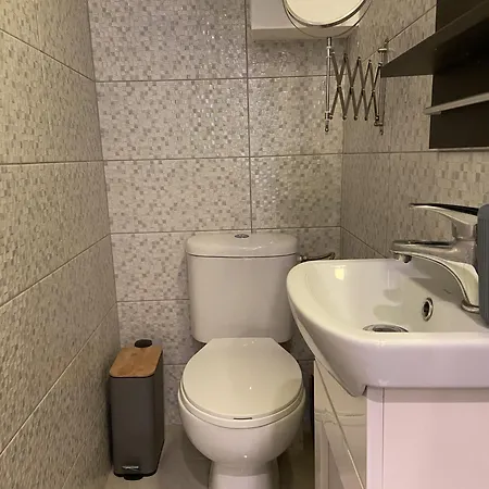 Stylish Modern Flat Downtown 公寓 *