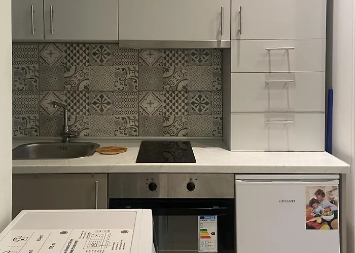 Stylish Modern Flat Downtown Daire Selanik